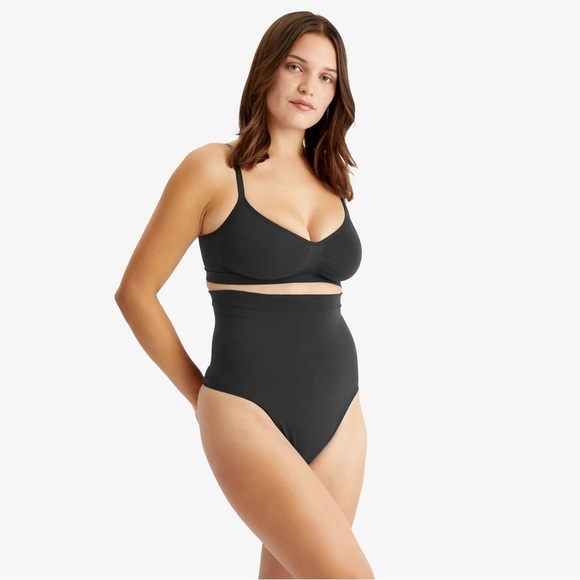 SKIMS SEAMLESS SCULPT HIGH WAIST THONG
Onyx
$45 - Picture 1 of 9